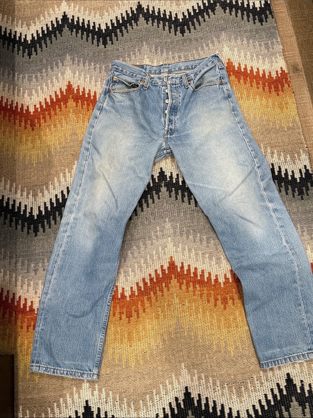 Vintage LEVI’S 501 Jeans 32x30 (see actual measurements)